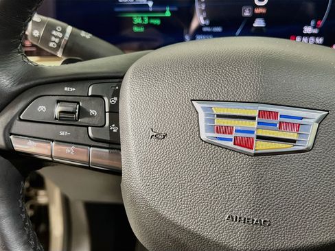Used 2024 Cadillac XT4 Premium Luxury w/ Technology Package FWD image 19