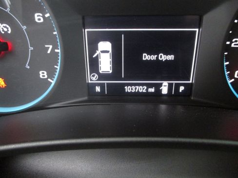 Used 2020 Chevrolet Equinox LS w/ LS Convenience Package image 18