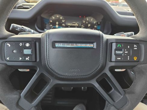 Certified 2024 Land Rover Defender 90 V8 image 23