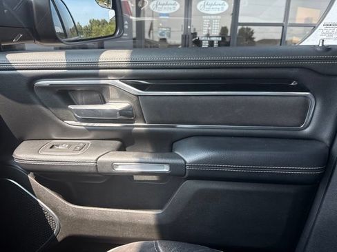 Used 2022 RAM 1500 Laramie w/ Sport Appearance Package AWD/4WD image 18