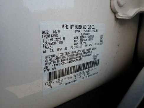 Used 2024 Ford Explorer XLT w/ Class IV Trailer Tow Package AWD/4WD image 14
