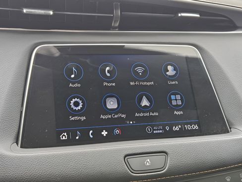 Used 2022 Cadillac XT4 Sport w/ Enhanced Visibility Package FWD image 13