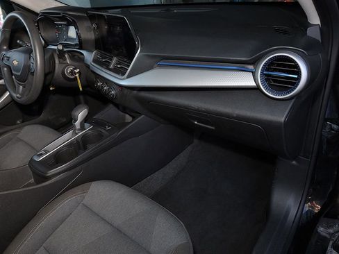 Used 2024 Chevrolet Trax LS image 19