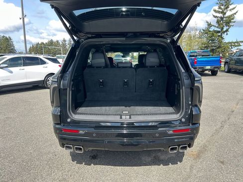 Used 2024 Chevrolet Traverse RS AWD/4WD image 23