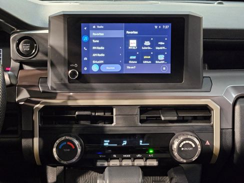 Certified 2025 Toyota Tacoma SR5 AWD/4WD image 16