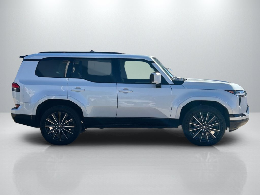 Used 2025 Lexus GX 550 w/ Accessory Package (31) AWD/4WD image 4