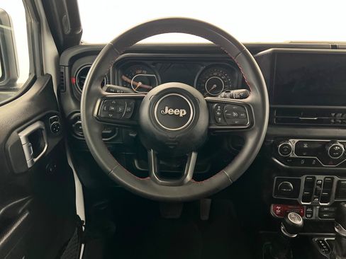 Certified 2025 Jeep Wrangler Unlimited Rubicon AWD/4WD image 12