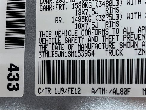 Certified 2025 Toyota Tacoma TRD Sport image 27