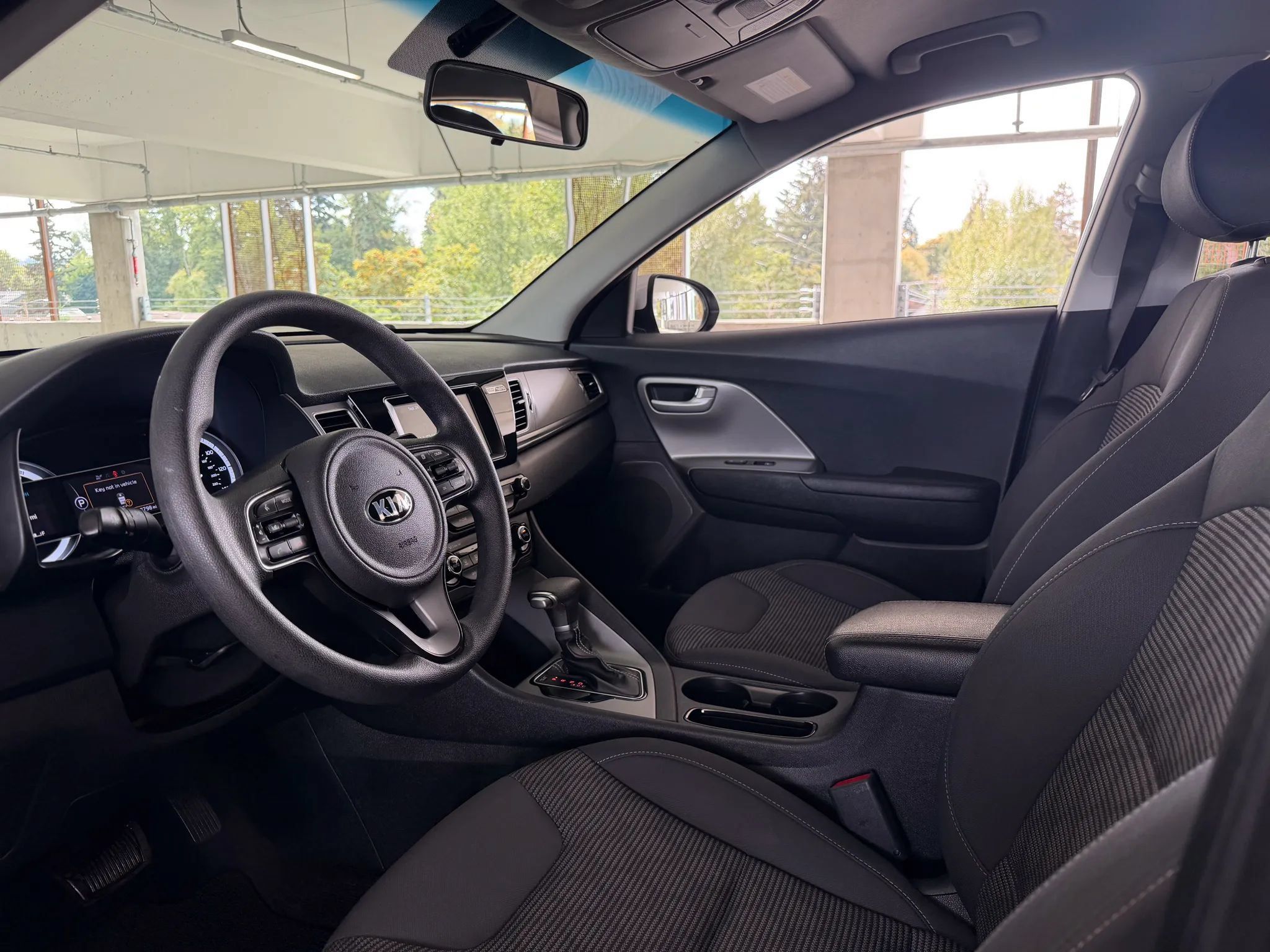Used 2018 Kia Niro LX FWD image 16