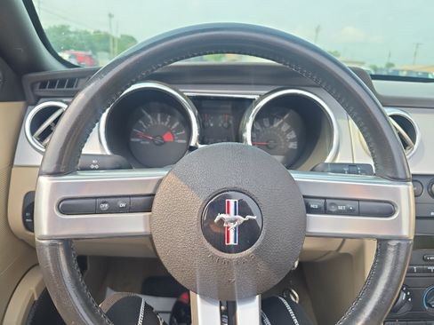 Used 2005 Ford Mustang GT Premium RWD image 16