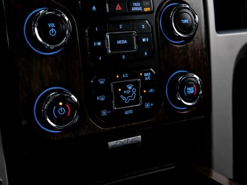 Used 2014 Ford F150 Lariat w/ Equipment Group 502A Luxury AWD/4WD image 34