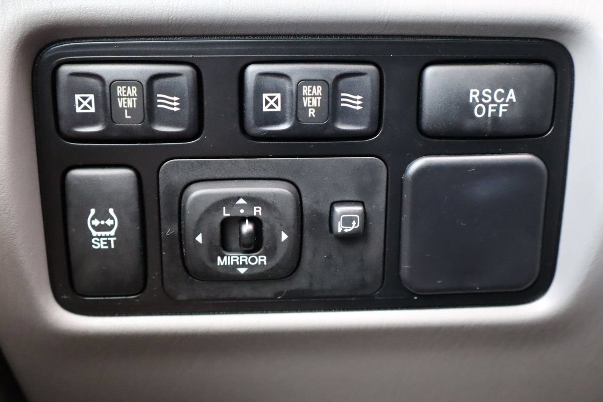 Used 2006 Lexus LX 470 4WD image 32