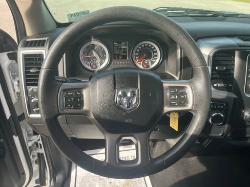Used 2022 RAM 1500 Classic SLT image 13