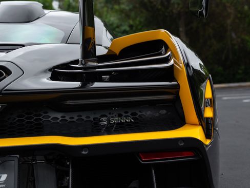 Used 2019 McLaren Senna image 34