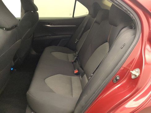 Used 2020 Toyota Camry LE image 18