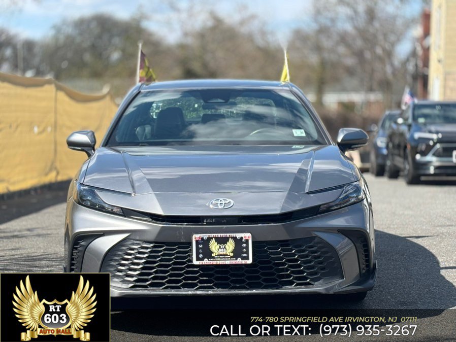 Used 2025 Toyota Camry SE FWD image 2