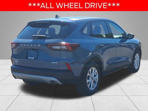 Used 2026 Ford Escape Active w/ Cold Weather Package AWD/4WD image 4
