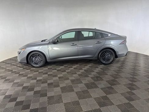 Certified 2026 Nissan Sentra SV w/ SV Convenience Package FWD image 8