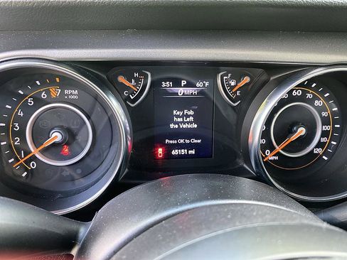 Used 2023 Jeep Gladiator Sport AWD/4WD image 14