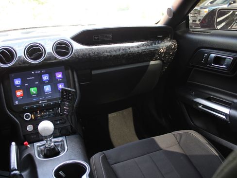 Used 2020 Ford Mustang GT RWD image 14