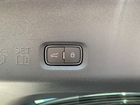 New 2026 Lincoln Navigator L Premier AWD/4WD image 6