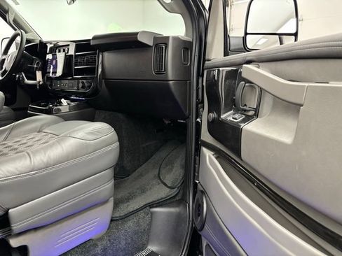 Used 2025 GMC Savana 2500 w/ Driver Convenience Package RWD image 21