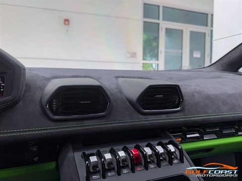 Used 2026 Lamborghini Temerario AWD/4WD image 13