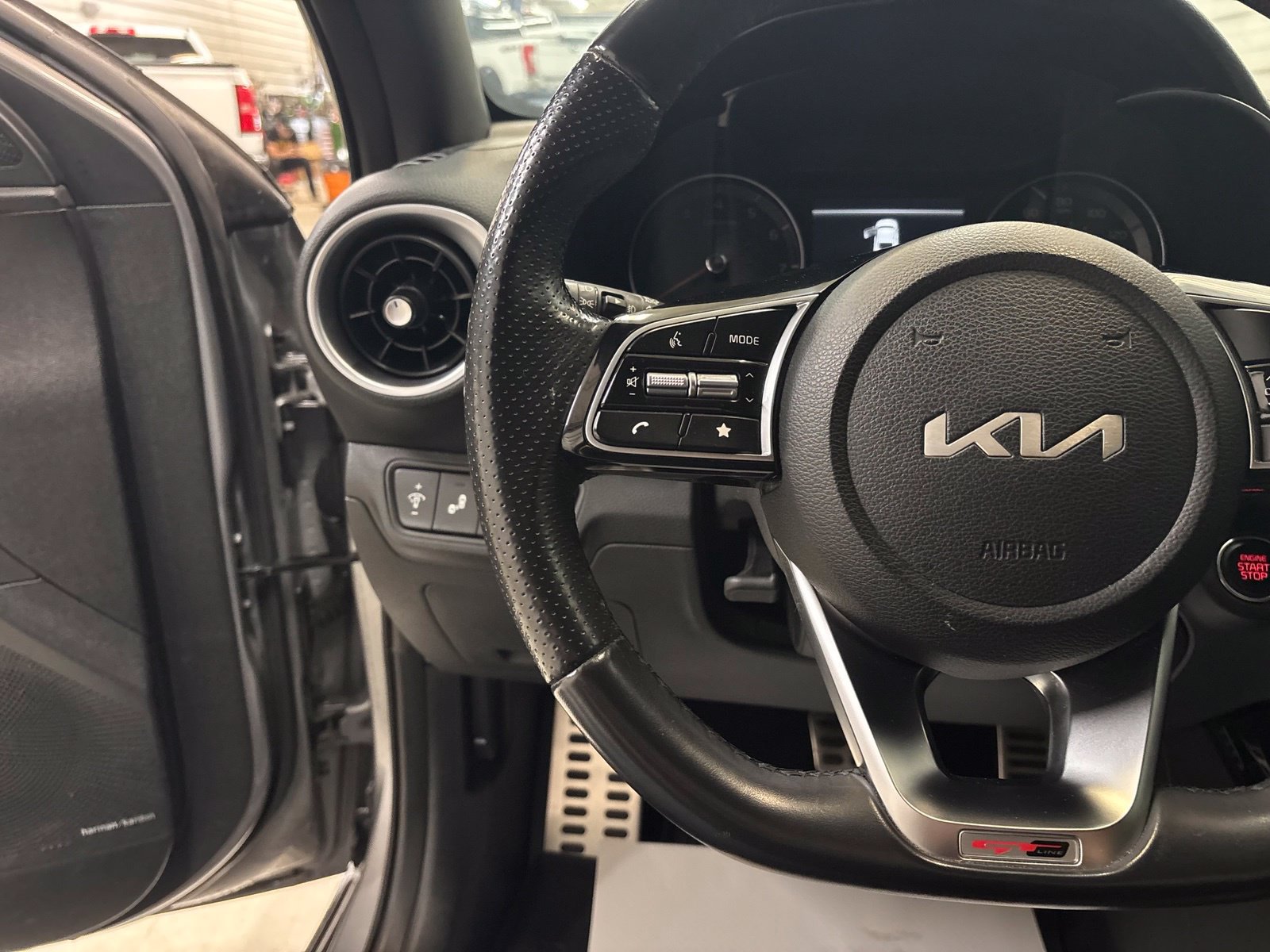 Used 2024 Kia Forte GT-Line w/ GT-Line Premium Package FWD image 12