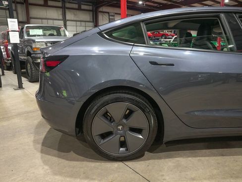 Used 2023 Tesla Model 3 Standard Range RWD image 9