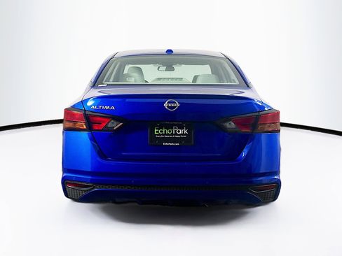 Used 2025 Nissan Altima 2.5 SV image 7