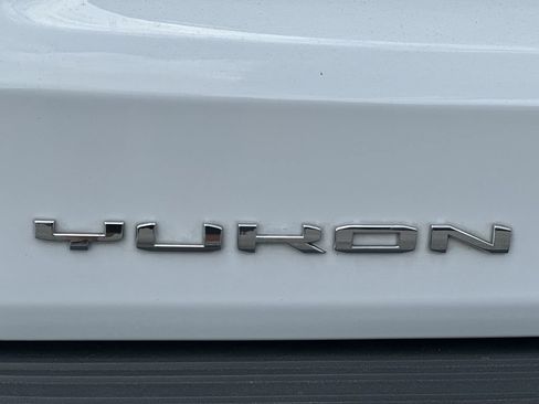 Certified 2023 GMC Yukon SLT w/ SLT Premium Package AWD/4WD image 31