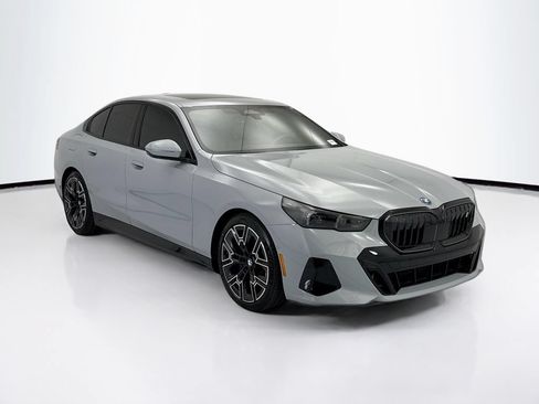 Used 2026 BMW i5 eDrive40 w/ M Sport Package AWD/4WD image 3
