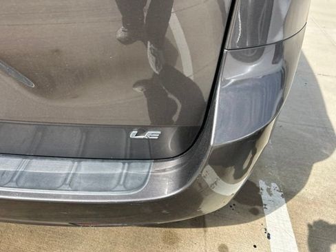 Used 2012 Toyota Sienna LE FWD image 4