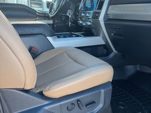 Used 2022 Ford F250 Lariat w/ Lariat Value Package image 9