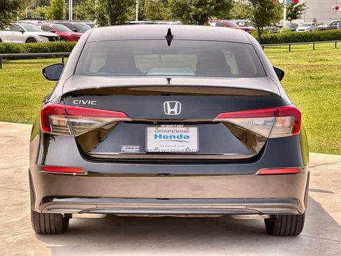 Used 2024 Honda Civic EX image 6