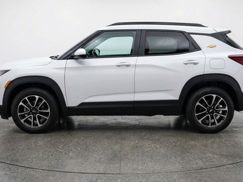 Used 2025 Chevrolet TrailBlazer LT image 5