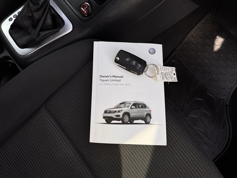 Used 2017 Volkswagen Tiguan Limited w/ Premium Package AWD/4WD image 31