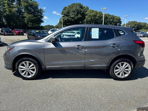 Used 2017 Nissan Rogue Sport S w/ S Appearance Package AWD/4WD image 2
