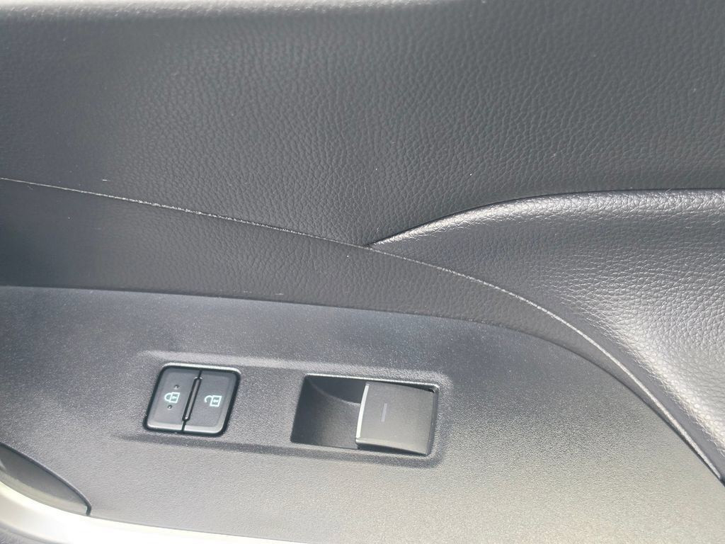 Used 2023 Toyota RAV4 XLE FWD image 11