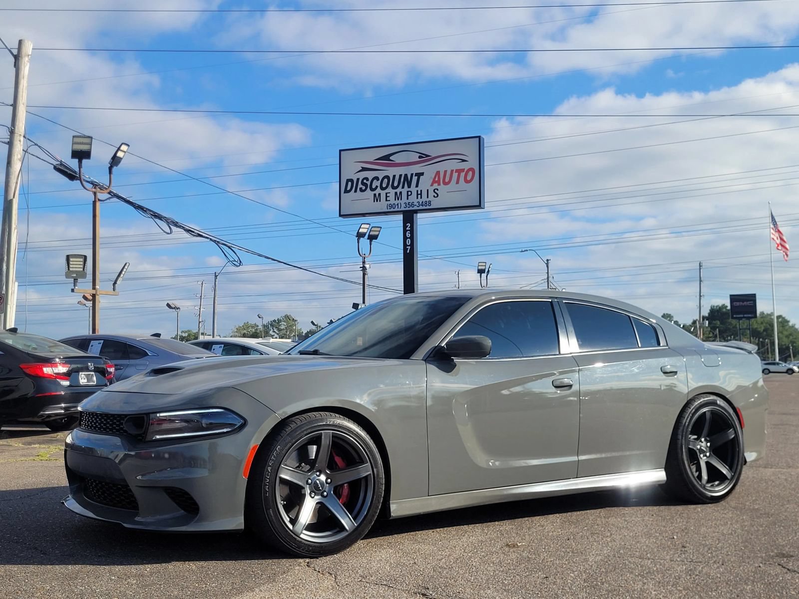 Used 2018 Dodge Charger SRT Hellcat RWD image 3
