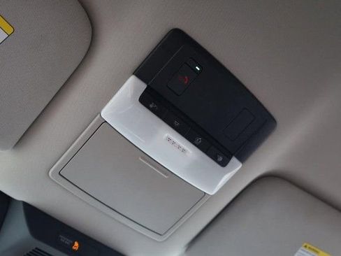Certified 2025 Nissan Pathfinder SL AWD/4WD image 19