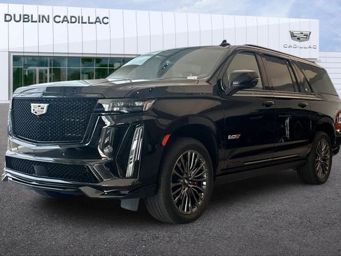 Certified 2024 Cadillac Escalade ESV V w/ LPO, ONYX Package AWD/4WD image 8