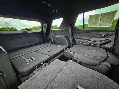 Used 2023 Chevrolet Traverse LT AWD/4WD image 36