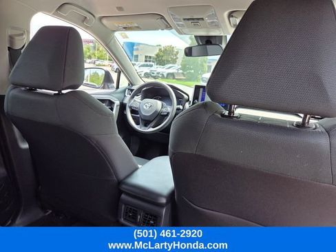 Used 2024 Toyota RAV4 XLE FWD image 16
