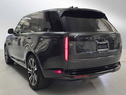 Used 2023 Land Rover Range Rover SE image 3