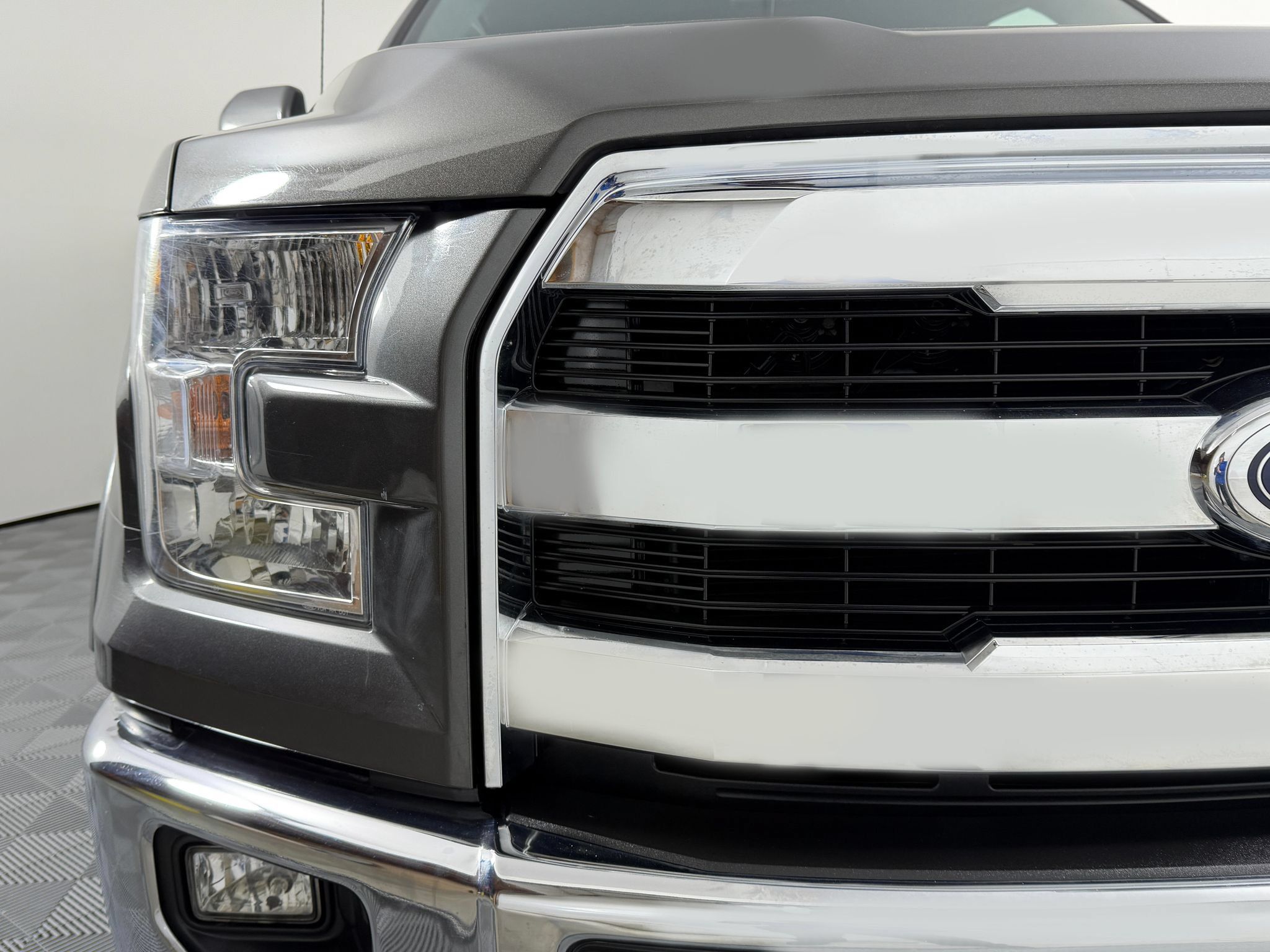 Used 2017 Ford F150 Lariat w/ Equipment Group 501A Mid AWD/4WD image 4