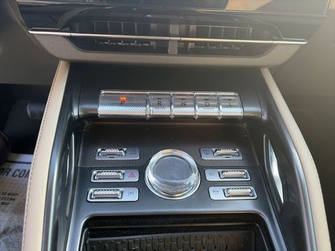 Used 2025 Lincoln Nautilus Premier w/ Equipment Group 102A image 25