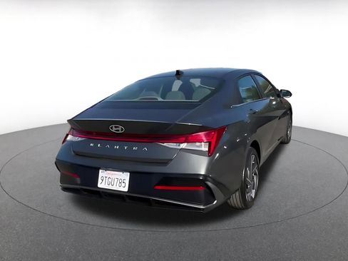 Used 2025 Hyundai Elantra SEL image 14