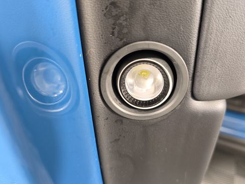 Used 2022 Rivian R1T Adventure image 30