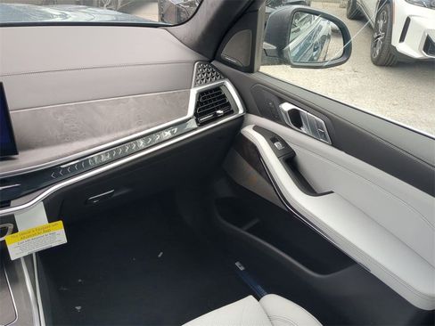 New 2026 BMW X7 xDrive40i image 17